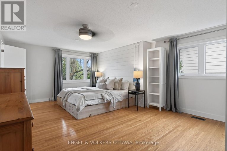 29673894/1774-playfair-drive/playfair-park/ottawa/ontario/K1H5S3_32