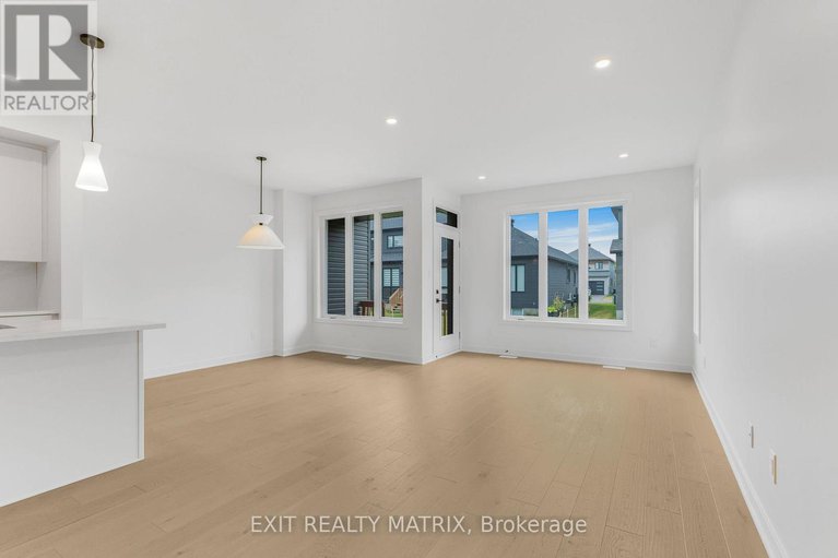 29043427/937-cologne-street/embrun/russell/ontario/K0A1W0_9