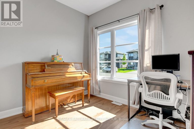 29228847/609-misty-street/village-of-russell/russell/ontario/K4R0G3_6