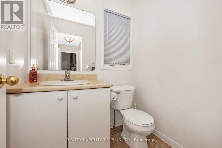 28498185/341-jasper-crescent/town-of-rockland/clarence-rockland/ontario/K4K0C9_14