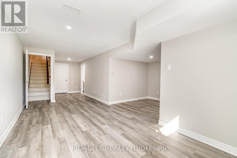 28939725/508-bulat-court/stittsville-north/ottawa/ontario/K2S0X6_27