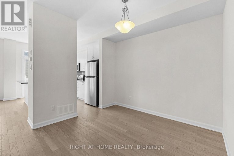 28565193/958-athenry-court/half-moon-bay/ottawa/ontario/K2J7E1_12