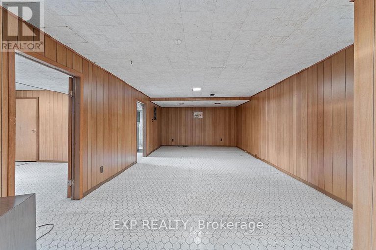 28779116/2536-roman-avenue/queensway-terrace-north/ottawa/ontario/K2B7X9_21