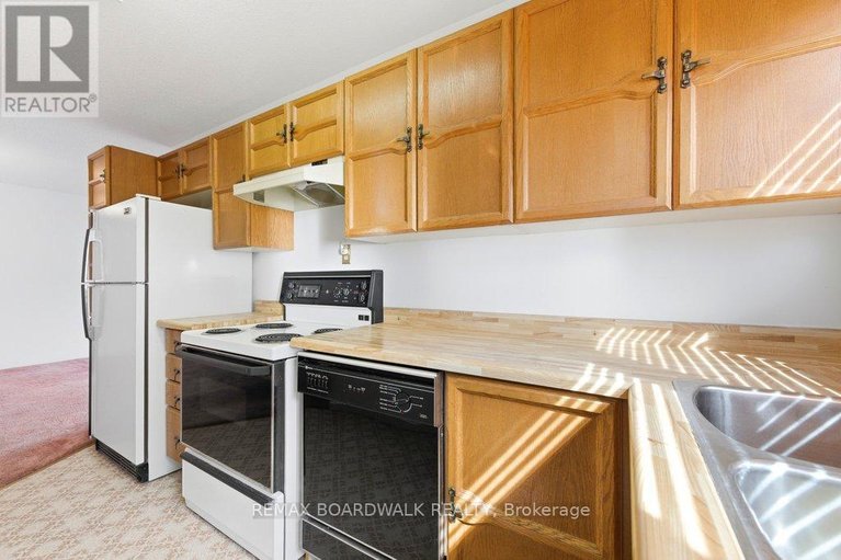 29567574/1274-maitland-avenue/copeland-park/ottawa/ontario/K2C2C6_9