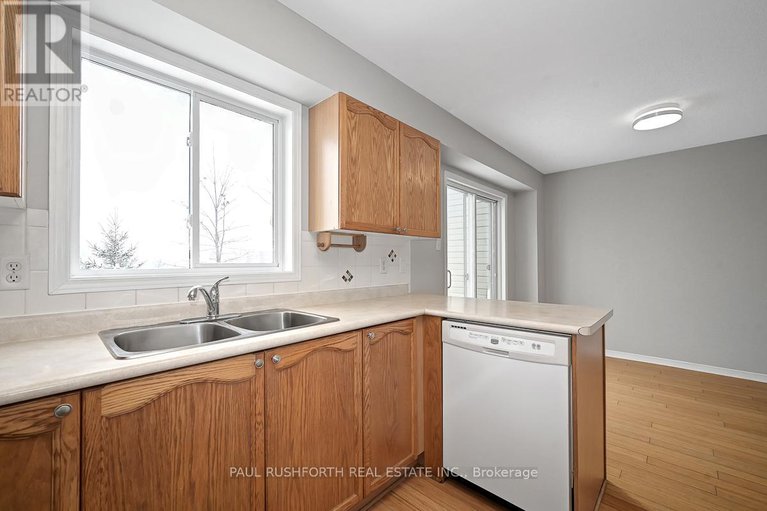 29407131/1091-ballantyne-drive/fallingbrookgardenway-south/ottawa/ontario/K4A4C6_17