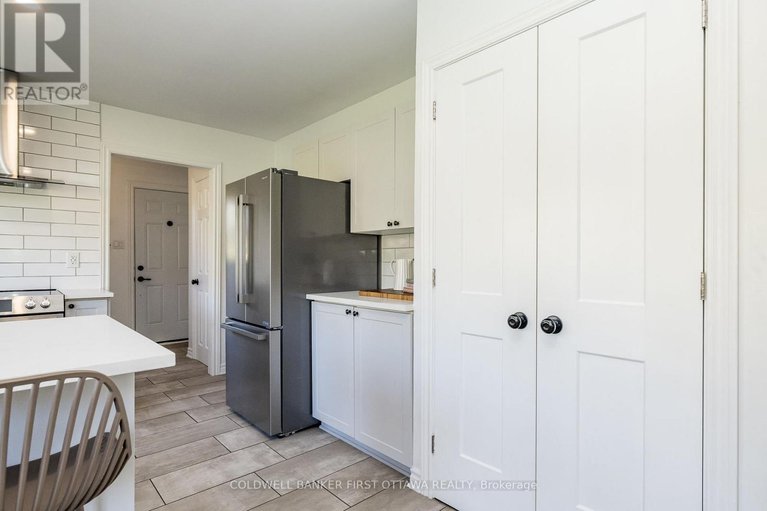 29050103/100-manion-heights-crescent/huntley-ward-south-west/ottawa/ontario/K0A1L0_16