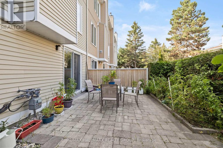 28870743/1951-ashmont-street/chapel-hill/ottawa/ontario/K1C7B9_28