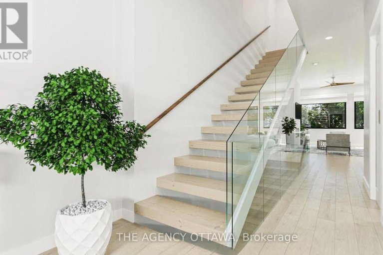 29464160/533-adventure-private/mooneys-bayriverside-park/ottawa/ontario/K1V9R2_11