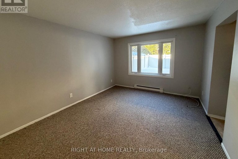 29573892/e-1033-cummings-avenue/cyrville/ottawa/ontario/K1J9K6_9