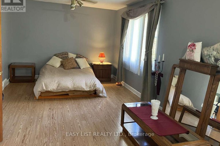 27540685/271-mcarthur-avenue/vanier/ottawa/ontario/K1L6P3_15