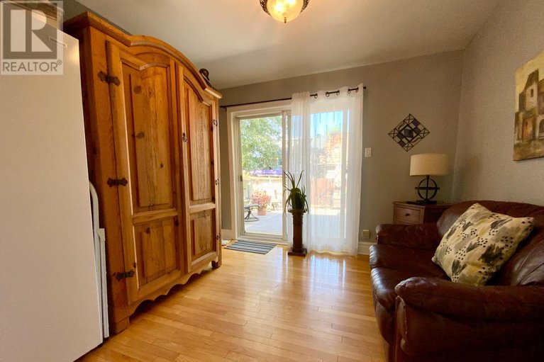 27992529/245-york-street/lower-town/ottawa/ontario/K1N5T9_15