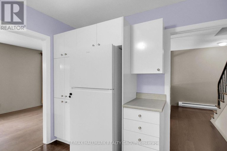 28471405/41-grady-crescent/sheahan-estatestrend-village/ottawa/ontario/K2H5S2_17