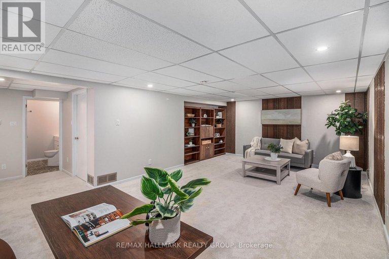 29090721/1366-metz-crescent/carson-grove/ottawa/ontario/K1K3Z5_22