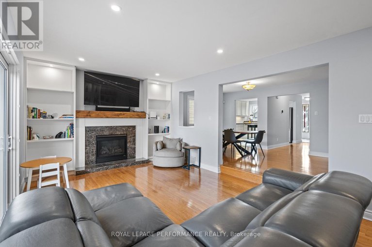 29606719/219-switzer-avenue/westborohampton-park/ottawa/ontario/K1Z7H8_16