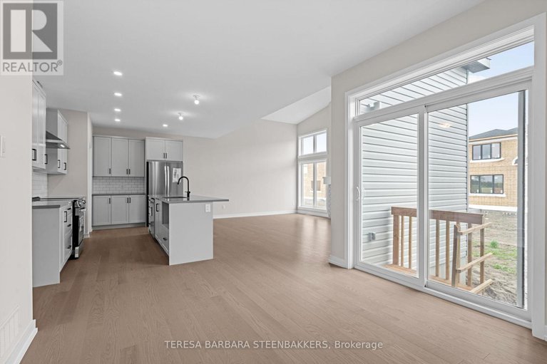 27846095/747-kenny-gordon-avenue-n/riverside-southgloucester-glen/ottawa/ontario/K4M0X9_20