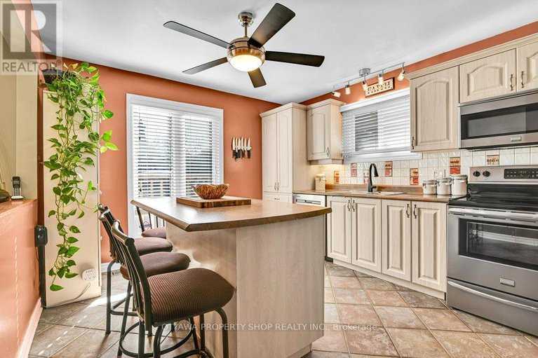 28350114/6156-vineyard-drive/convent-glen/ottawa/ontario/K1C2N6_9