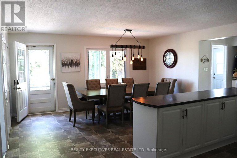 28771764/11908-toyeshill-road/south-dundas-matilda-twp/south-dundas/ontario/K0C2H0_14