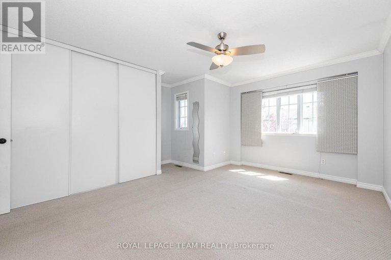 28579024/40-manhattan-crescent-s/central-park/ottawa/ontario/K2C4B5_12