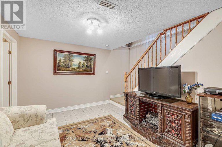 28280070/1179-whiterock-street/carson-grove/ottawa/ontario/K1J1B2_31