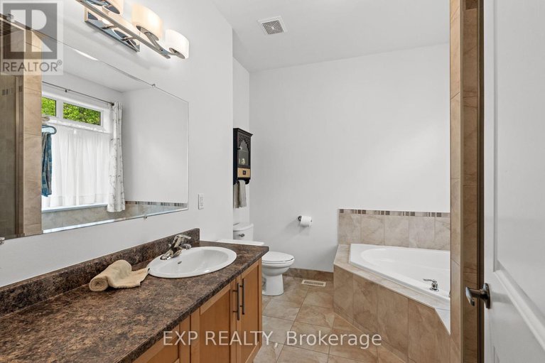 28406090/213-justin-drive/beckwith-twp/beckwith/ontario/K7C0C4_22