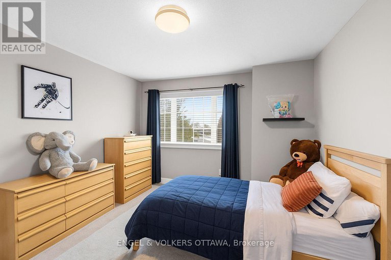 29156489/2931-shadow-hill-crescent/upper-hunt-club/ottawa/ontario/K1T3Y9_25