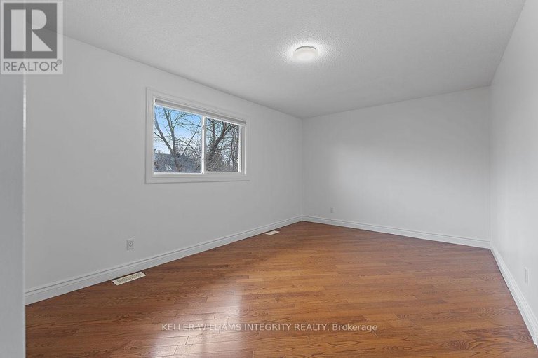 28206742/62-chippewa-avenue/meadowlandsst-claire-gardens/ottawa/ontario/K2G1Y2_18