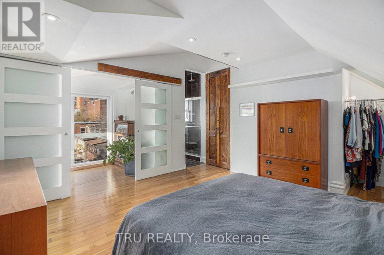 29082196/104-arthur-street/west-centre-town/ottawa/ontario/K1K1C4_17