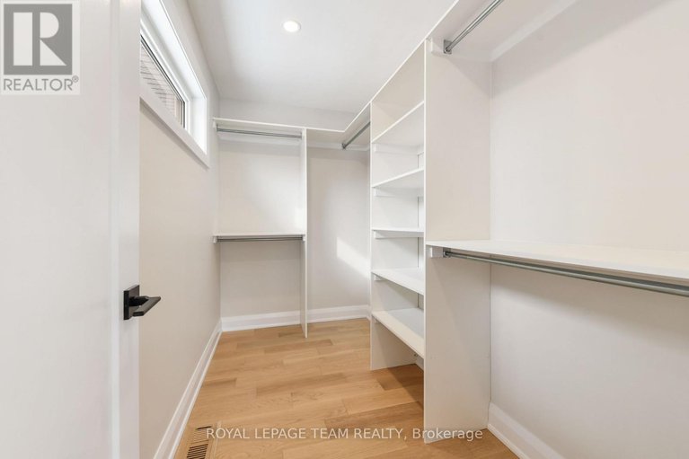 29152397/845-melfa-crescent/mooneys-bay/ottawa/ontario/K2C0P5_27