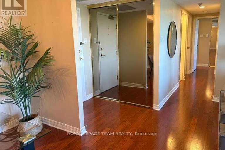 28975541/1008-100-grant-carman-drive/borden-farmstewart-farmcarleton-heightsparkwood-hills/ottawa/ontario/K2E8B8_13