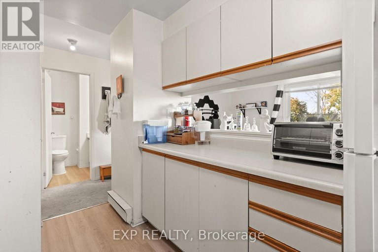 29252198/209-214-viewmount-drive/borden-farmstewart-farmcarleton-heightsparkwood-hills/ottawa/ontario/K2E7X3_5