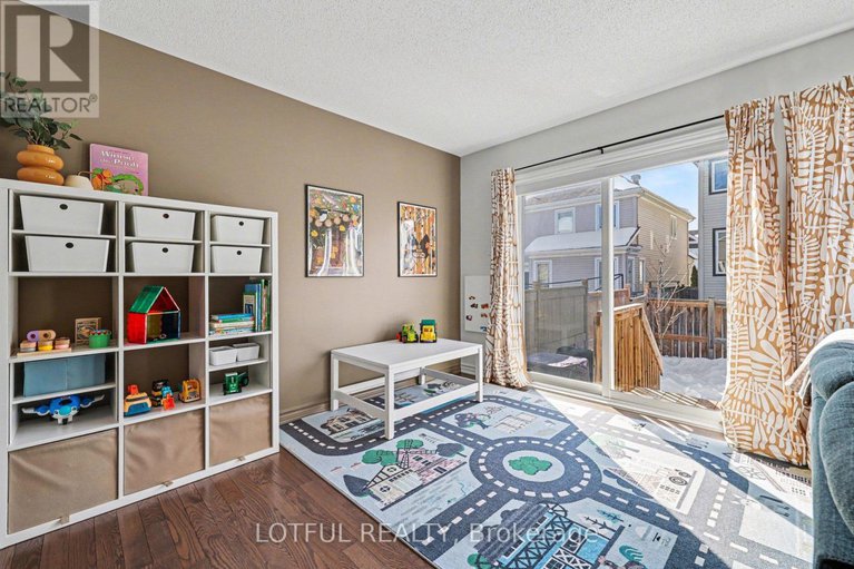 29383914/521-foxlight-circle/emerald-meadowstrailwest/ottawa/ontario/K2M0L9_16