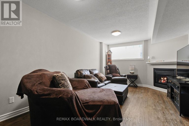 29665086/249-garrity-crescent/strandherd/ottawa/ontario/K2J3T6_22