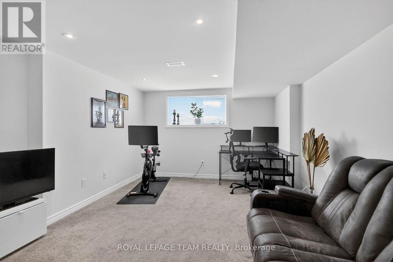 29541540/545-borbridge-avenue/riverside-southgloucester-glen/ottawa/ontario/K4M0J1_31