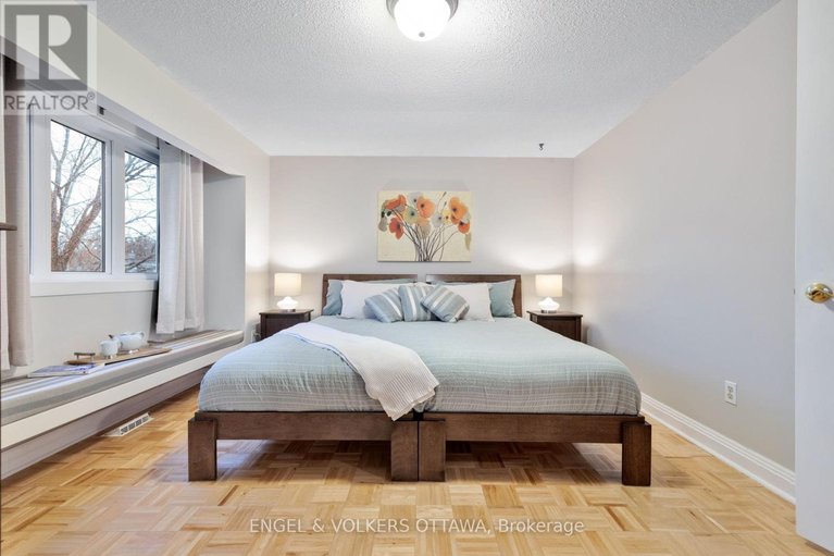 29621371/1173-st-jerome-crescent/convent-glen-north/ottawa/ontario/K1C2A7_12