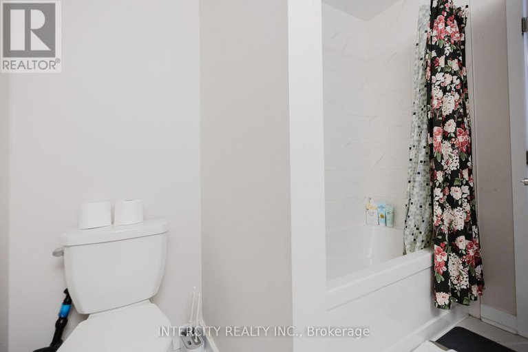 29302038/124-hackamore-crescent/goulbourn-twp-from-franktown-rdsouth-to-rideau/ottawa/ontario/K0A2Z0_35