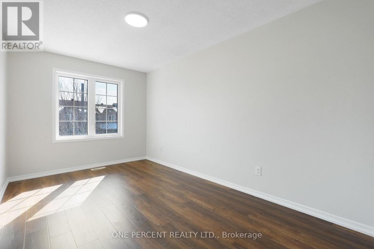 29436561/209-rolling-meadow-crescent/mer-bleuebradley-estatesanderson-park/ottawa/ontario/K1W0B1_24