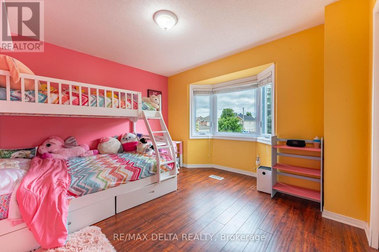 28540257/1610-duplante-avenue/fallingbrookpineridge/ottawa/ontario/K4A4A2_20
