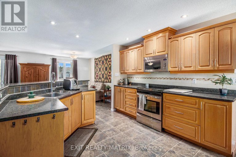 28850458/73-george-street/village-of-russell/russell/ontario/K4R1C2_5