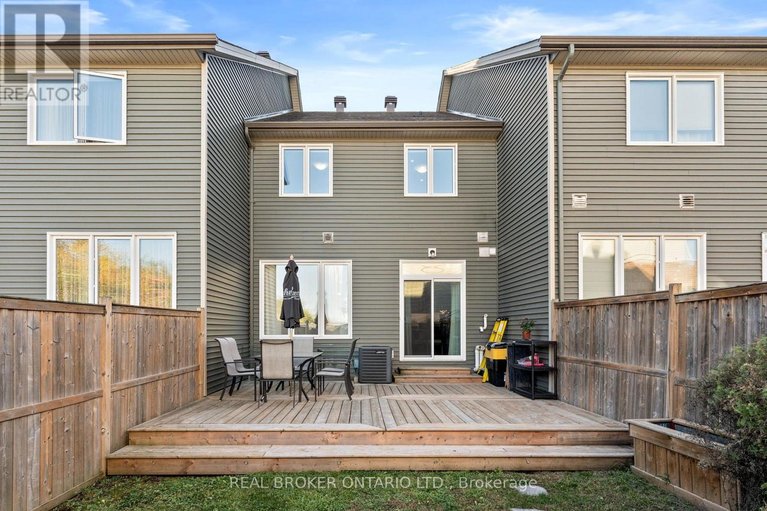 29464895/792-cedar-creek-drive/blossom-parkkemp-parkfindlay-creek/ottawa/ontario/K1T0M6_35