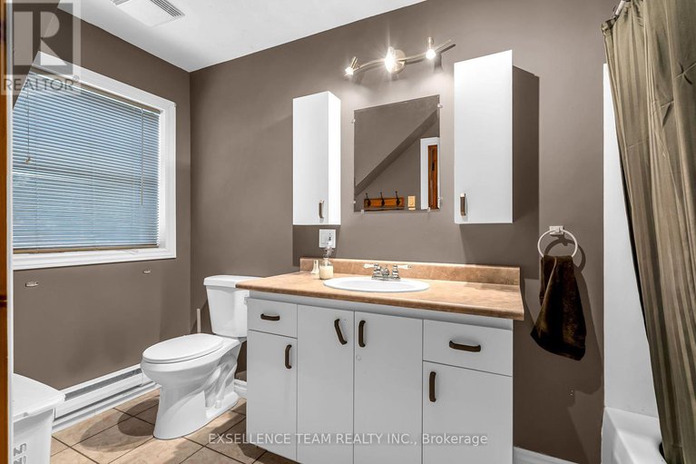 28974321/3769-4th-line-road/south-glengarry-lancaster-twp/south-glengarry/ontario/K0B1H0_27