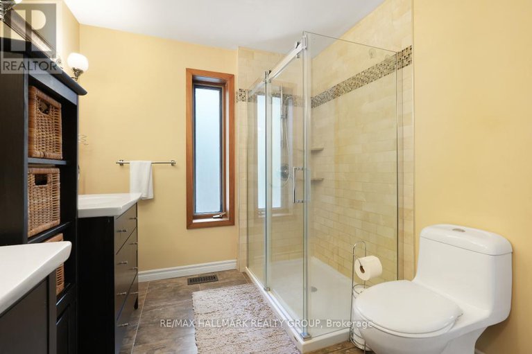 28857388/5498-edgewater-drive/manotick-east-to-manotick-station/ottawa/ontario/K4M1B4_26