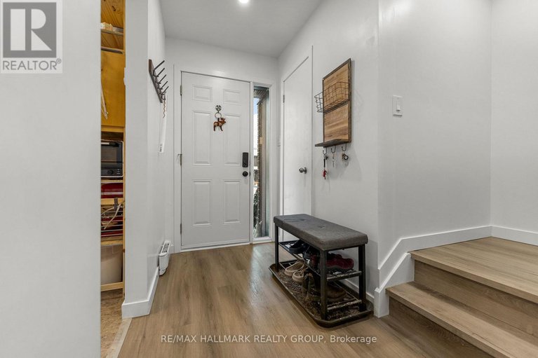 29181366/1314-cedarcroft-crescent/pineview/ottawa/ontario/K1B5C7_7