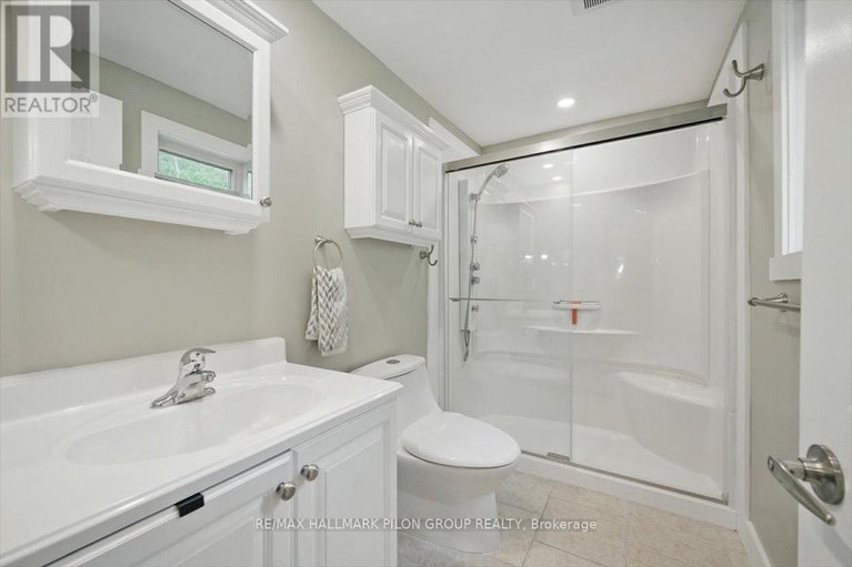 28420947/84-eastpark-drive/blackburn-hamlet/ottawa/ontario/K1B4A4_15
