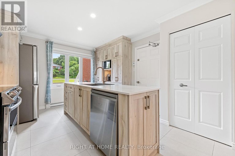 28504603/2b-160-edwards-street/town-of-rockland/clarence-rockland/ontario/K4K1H9_11