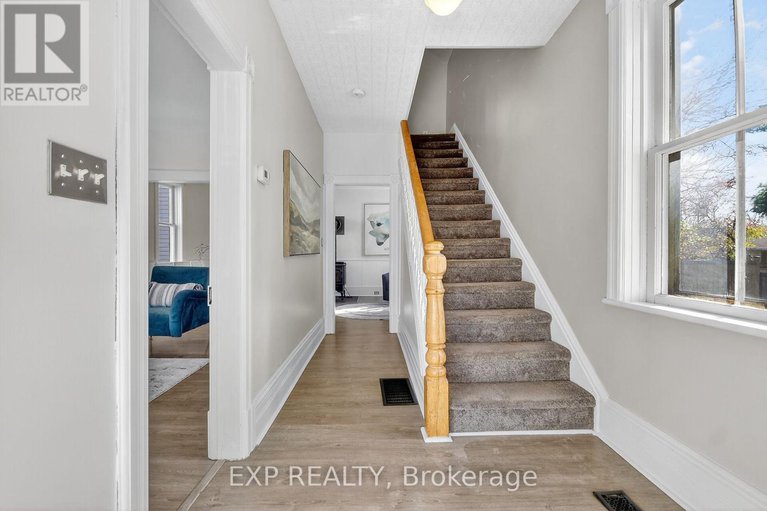 29046409/95-main-street-e/almonte/mississippi-mills/ontario/K0A1A0_30