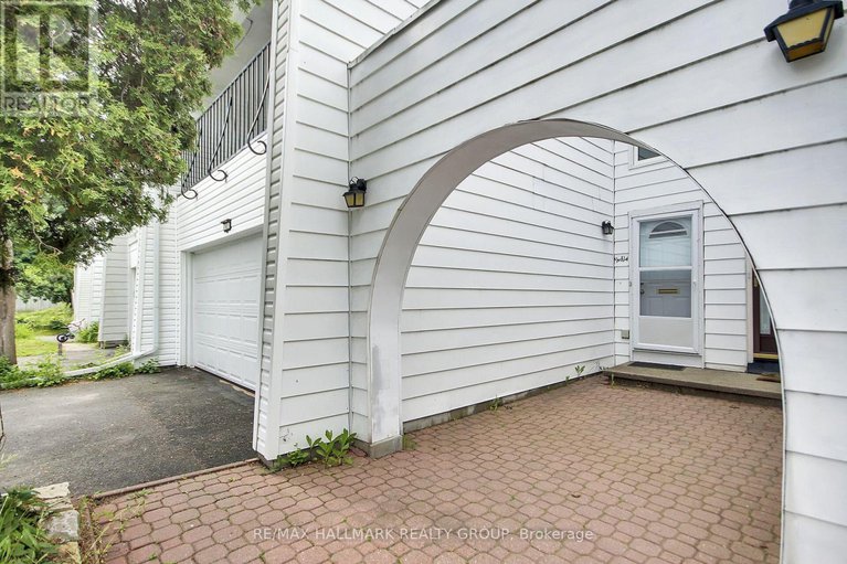 28471405/41-grady-crescent/sheahan-estatestrend-village/ottawa/ontario/K2H5S2_3