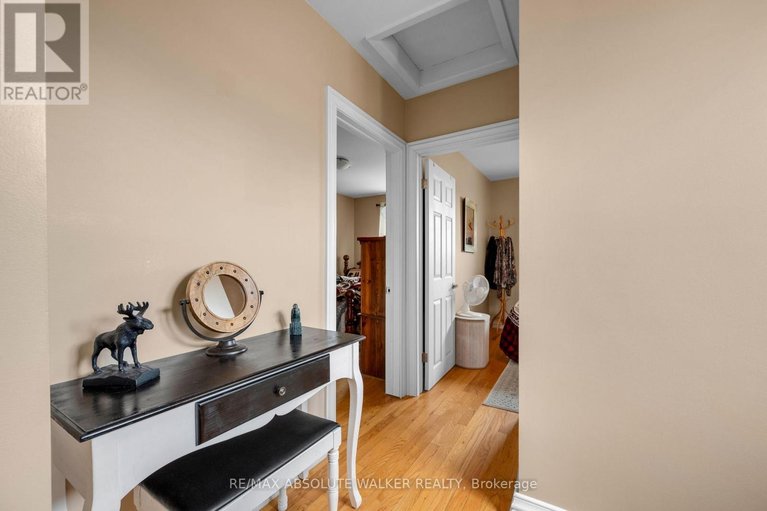 29676640/144-viewmount-drive/meadowlandscrestview/ottawa/ontario/K2G3B7_11