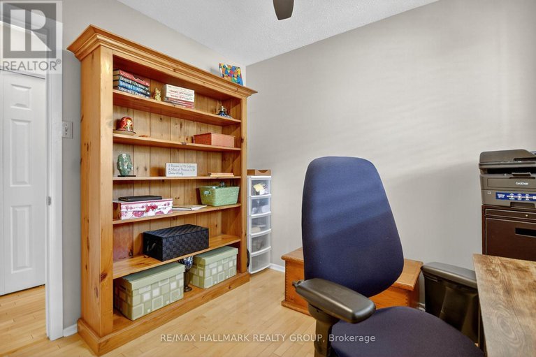 29053802/838-balsam-drive/chatelaine-village/ottawa/ontario/K1E1B7_24