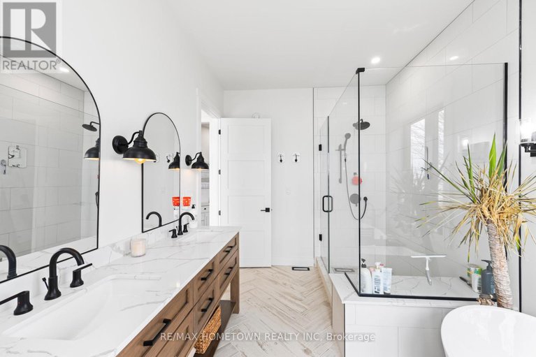28870188/5-shoreside-way/augusta-twp/augusta/ontario/K6V5T1_23