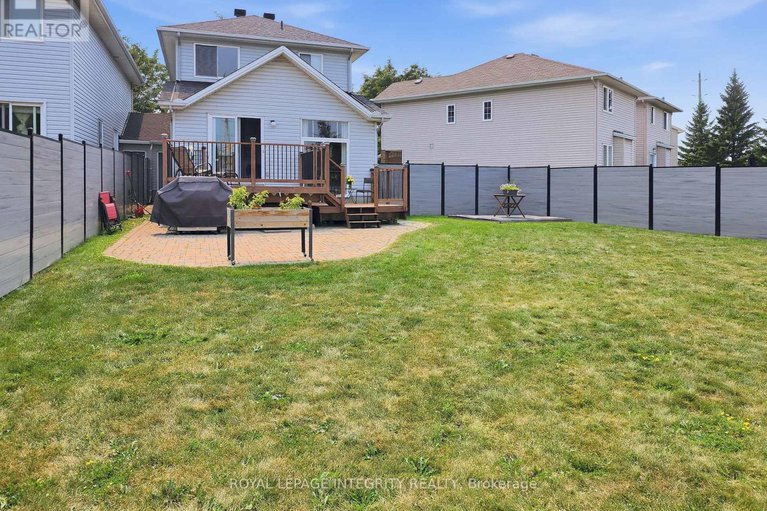 29378274/1033-markwick-crescent/notting-hillsummerside/ottawa/ontario/K4A4X5_30